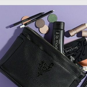 Younique, Amazing Makeup & Facial Products!